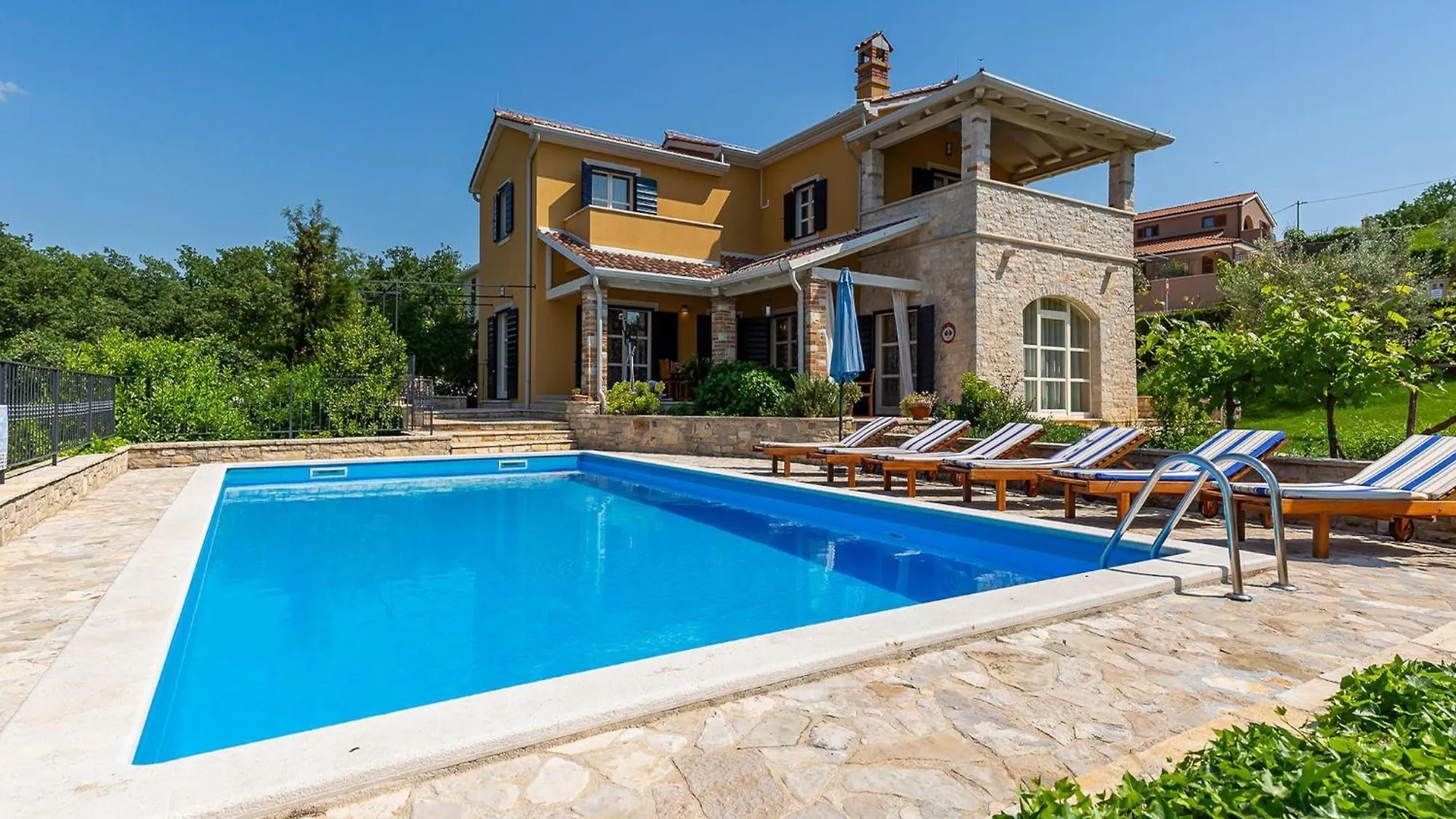 Villa In Monti Ana Steps From Pore Beach Montižana