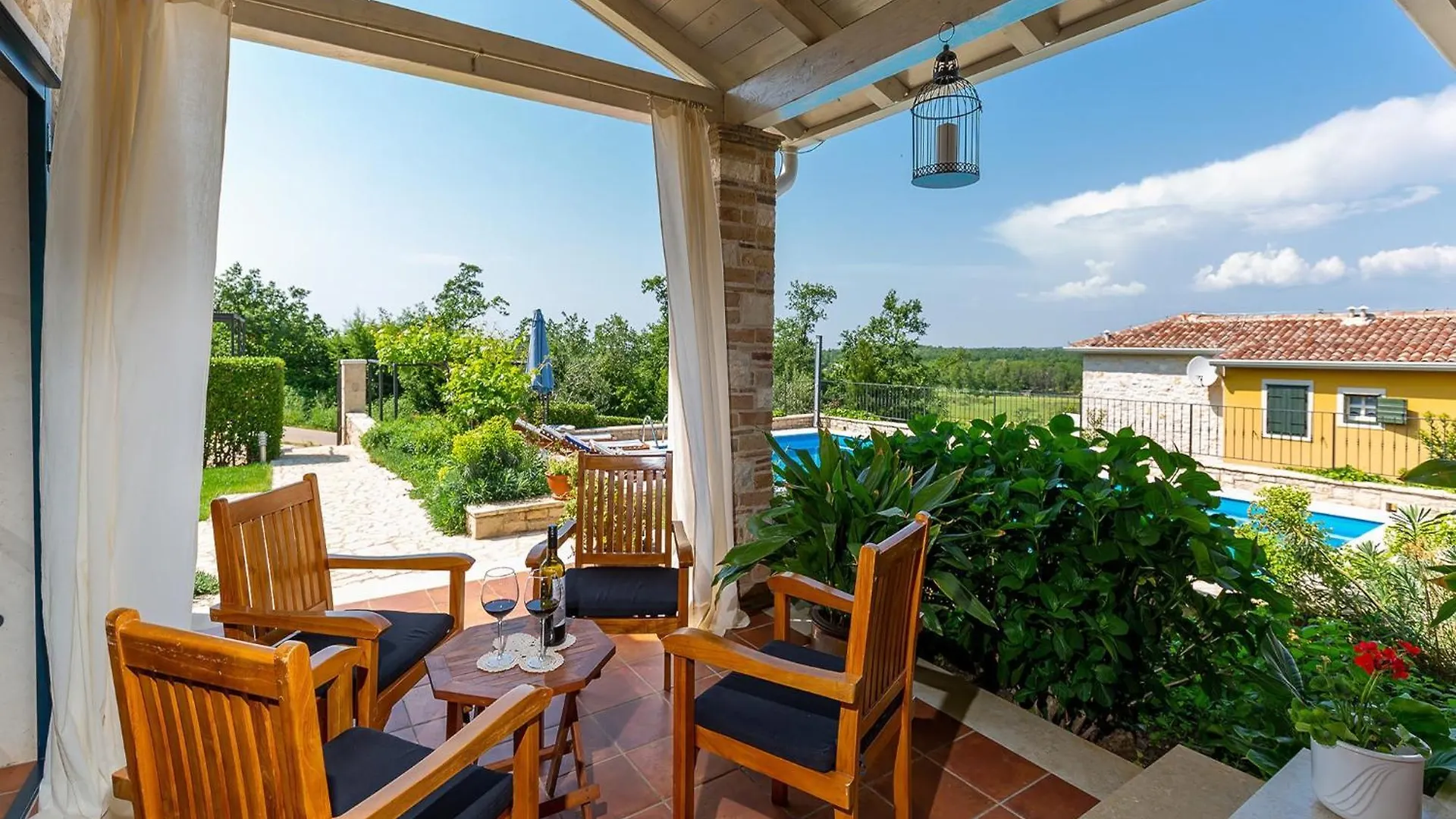 Villa In Monti Ana Steps From Pore Beach Montižana 0*,