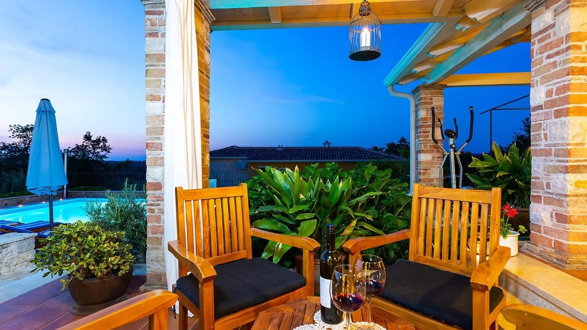Villa In Monti Ana Steps From Pore Beach Montižana