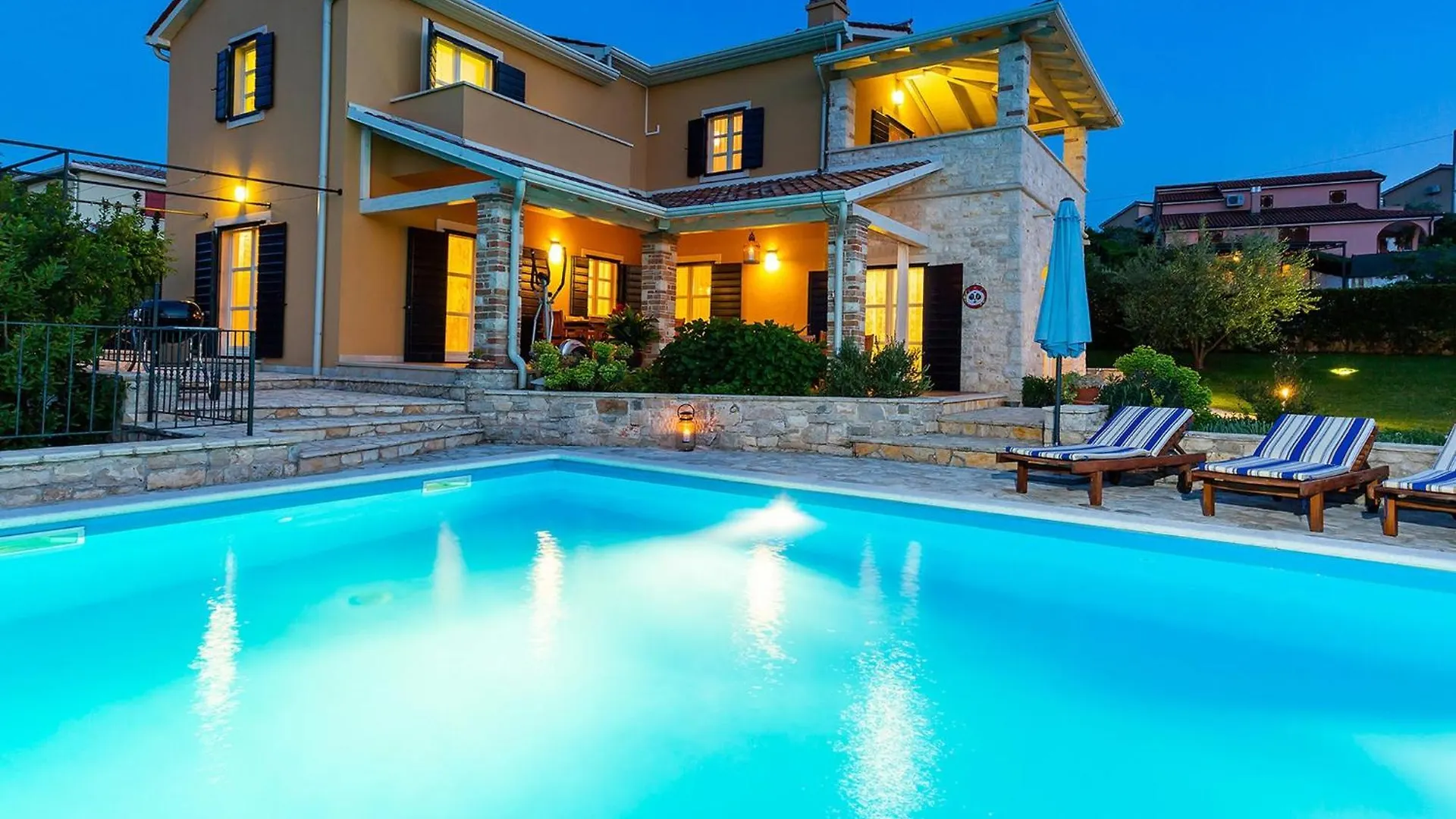 Villa In Monti Ana Steps From Pore Beach Montižana
