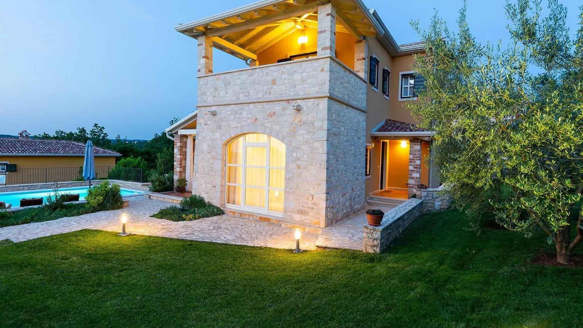 Villa In Monti Ana Steps From Pore Beach Montižana